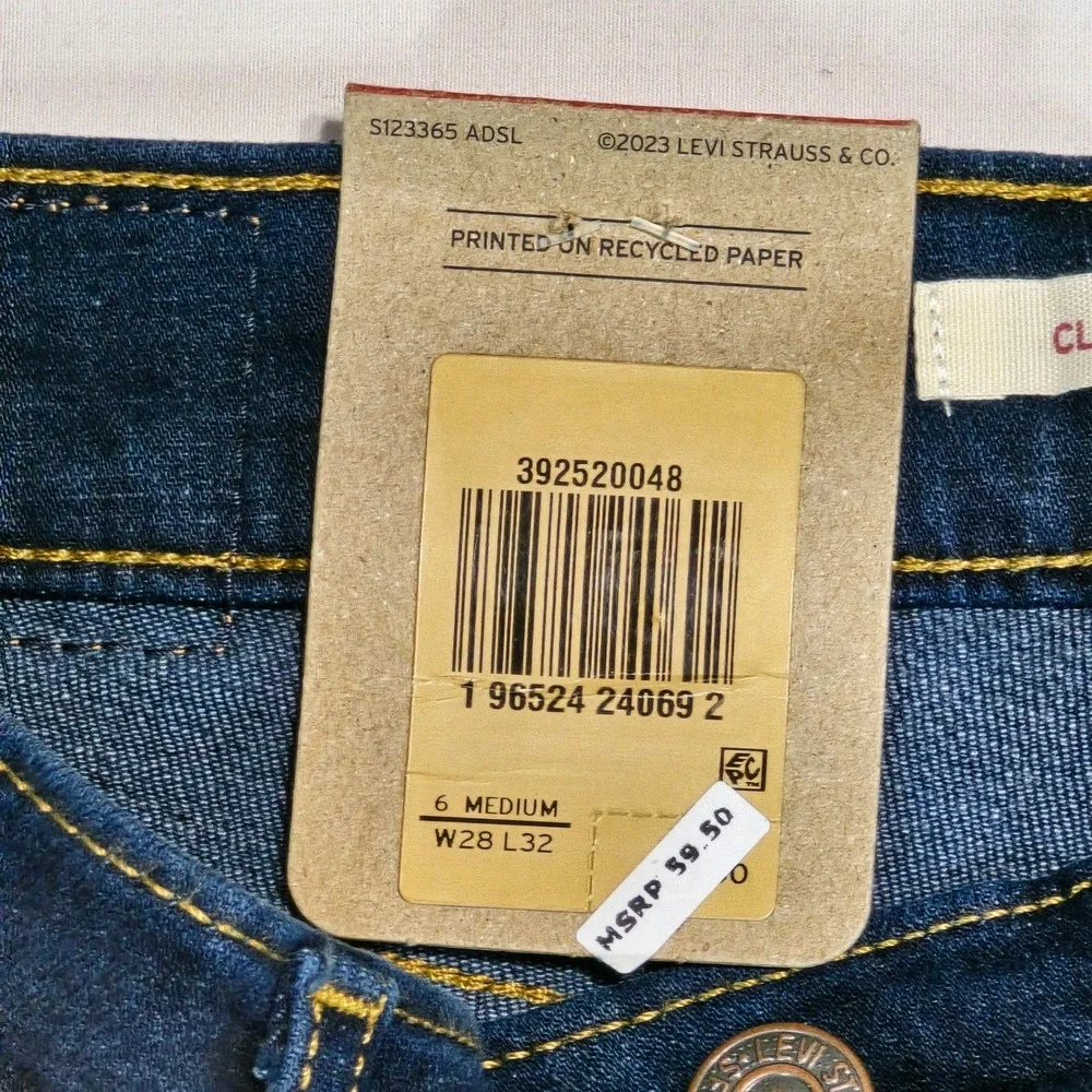 Levis Classic Bootcut Jean Womens 6 Medium W28 L32 Dark Wash Stellar Stretch NEW - Picture 3 of 16